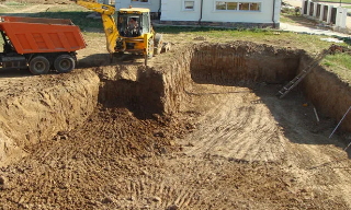 Рытье котлованов под фундамент в Кушве – цена от 2555 руб. за м3 | 2Землекопа-Кшв
