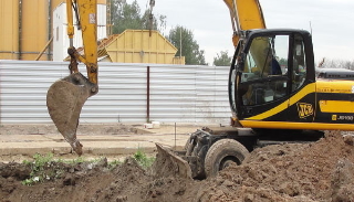 Выкопать яму экскаватором в Кушве от 920 руб. - 2Землекопа-Кшв